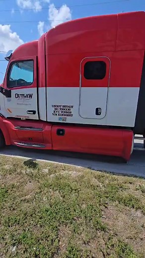 Sea Fox Boat Works going from Florida to Long Island with driver Steele Brewer. #boattransport #seafoxboats | Outlaw Boat Transport