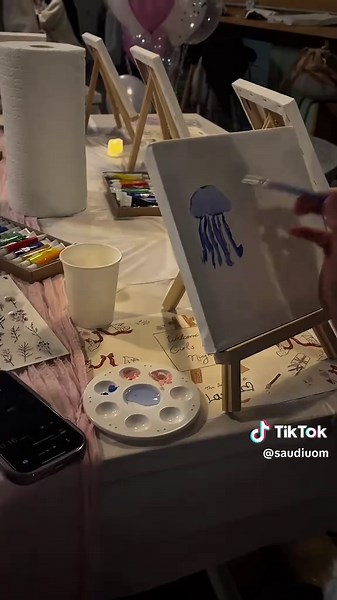 Creative Girls Art Night with the Saudi Society