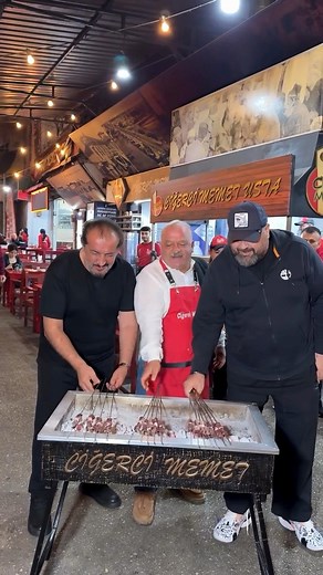 1.6K views · 18 reactions | @cigercimemetusta・・・Masterchef ekibi ve yarışmacılarını ağırladık. Adana’ya gel ciğerimi kebabımı ye. #CiğerciMemetUsta | Mekan Tanıtım | Facebook