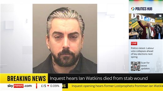 BREAKING: Former Lostprophets singer Ian Watkins died from a stab wound to the neck, an inquest has heard. He was attacked in prison whilst serving a 29-year sentence for child sexual offences. trib.al/kdXA2Dr 📺 Sky 501 and YouTube | Sky News