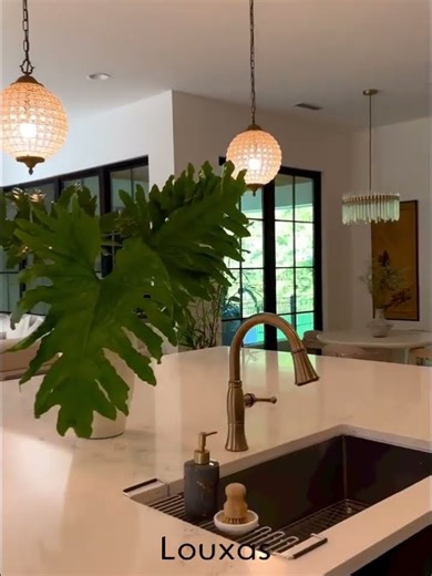 Modern Cozy Kitchen Tour | Minimalist Island & Sleek Long Dining Table 🤍✨