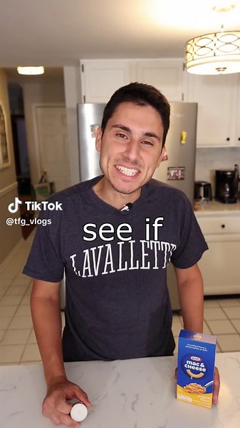 Cooking Mac and cheese with a Candle #tfgvlogs #macandcheese