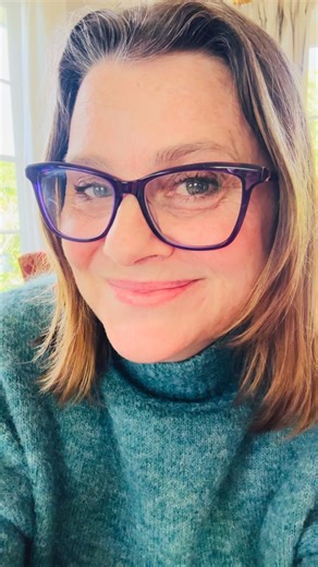 Are you freaking out unnecessarily? Possibly. No need to. 💛 #psychologist #privatepractice #businesscoach #tesscrawley | Dr Tess Crawley