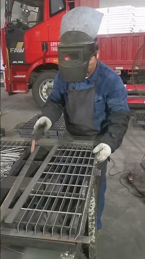 How Steel Gratings Are Welded & Galvanized | Heavy-Duty Platforms for Industry & Infrastructure