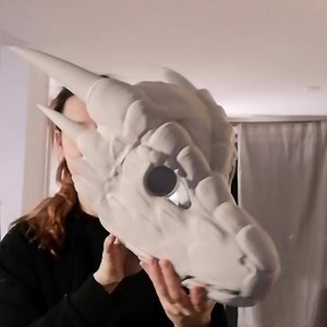 I designed this custom dragon character head for a customer this week which is great to wear. I used Maya and Zbrush to design, added hinges, clips, peepholes, hooks and teeth all integrated in the model so there was very little for me to adjust afterwards other than sew in the elastic headband. Compared to my Kerapac head this is a lot more comfortable to wear! It was printed in 4 pieces on my Cr10s pro, predator and ender-3 with colorfabb economic PLA resulting in a total of 750 grams weight a