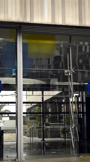 En Corporación Bi creemos en el poder del desarrollo humano. Velamos por la salud, seguridad y crecimiento de cada colaborador porque sabemos que cuando uno crece, todos alcanzamos el máximo potencial. 💙 Tenemos pasión por el servicio, innovamos con propósito e impactamos positivamente en la sociedad. ¿Quieres ser parte del #TalentoBi? Conoce nuestras plazas disponibles y únete al equipo 👉 https://talento.bi.com.gt #DesarrollaTuPlanDeVida #SomosBi #JuntosSiempreHaciaAdelante | Banco Industrial