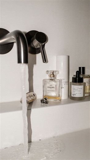 Kobie Symone | Strategist + Creator on Instagram: "really just out here running off fumes, personality and determination🤣✨ #closingshift #voiceover #midweekreset #minireset"