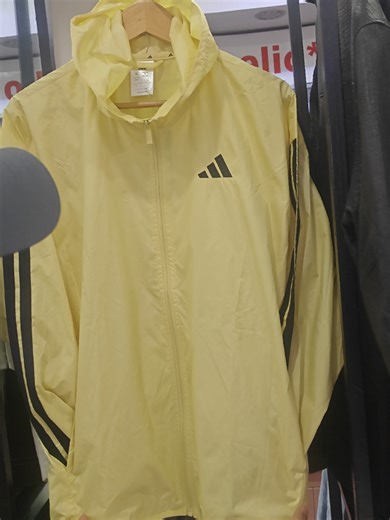New Arrival!!!!! Original Essentials 3-Stripes Windbreaker #newarrival #original #zipup #authenticproduct #adidas