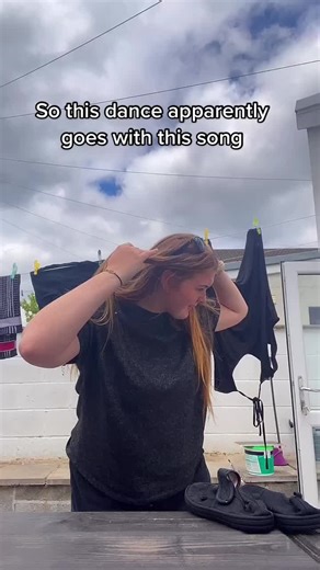 Mastering the Split Twerk Dance Moves