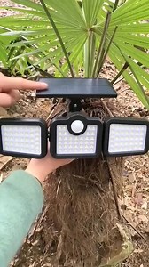 📸 Pack de 2 Luces solares de 138 LED con 2500 lúmenes y sensor de movimiento. Cuenta con 3 cabezales ajustables y es impermeable IP65 con un amplio ángulo de 270° para una gran iluminación de seguridad en jardines, patios, garajes y caminos. Perfecta para exteriores 💡🏠 💰 Tan solo ¢19,900 ▶️ Envío GRATIS a todo el país 🚚 💻 Comprá fácilmente en nuestra página web: lcstorecrc.com 📱Contactanos por WhatsApp: 6198 3550 🔸138 LED ultra brillantes, carga solar (2500 lúmenes, 6500 K) con sensor de