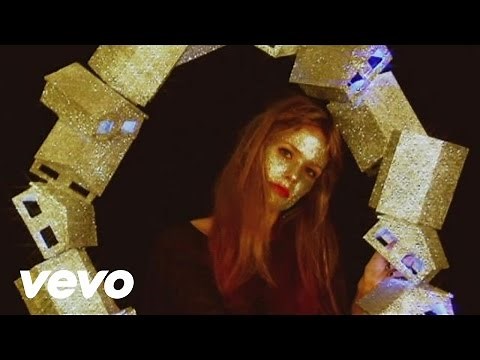 Oh Land - Rainbow (Official Video)