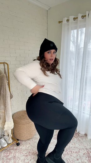 Follow along for more cute, everyday plus size fashion finds! These warm fleece lined leggings are perfect for cold weather and fit PERFECTLY #plussizestyle #styleblogger #amazonfashion | Callie Richards