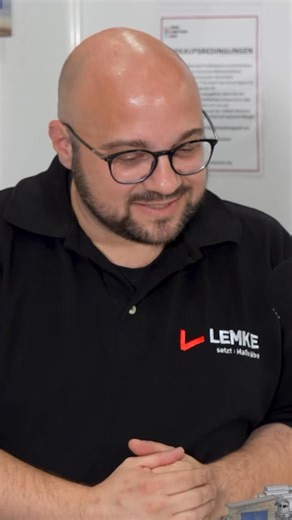 Lemke zeigt spannende Neuheiten! In diesem Interview auf der Hobby Messe Leipzig 2025 sprechen wir mit Sven Franz von Lemke über zahlreiche spannende Neuheiten der Marken Hobbytrain, LS Models, Kato und MiNis. Dabei gibt es exklusive Einblicke in aktuelle Form- und Farbmuster, technische Details, Limitierungen und Zukunftspläne. | modellbahnshop-lippe.com