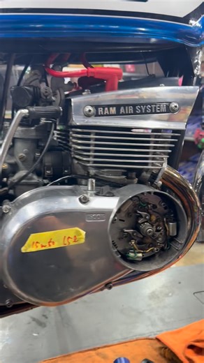 #GT380 #千葉県Y様‼️ 🌟修理完了です👍 気になっていたキックも無事修復完了です✅ ⭕️㊙️動画🎥は、 https://lite.tiktok.com/t/ZSkycaqAf/ TikTok→#hrk8198 🌟販売車輌ページ‼️ https://www.bds-bikesensor.net/shop/client/ 55646 ※検索サイトより中古車バイク→バイクセンサー→ショップ検索→鉄馬工房‼️ 🌟パーツ販売ページ‼️ ※現在製作中........ 🌟ヤフオクも見てねぇ〜 https://auctions.yahoo.co.jp/seller/58vcgjAVbxwh2VxTqa2EzP3BdoJ4?user_type=c 🌟ウェットブラスト処理/GUNKOTEペイント/メラミンペイント/メーター修理/クロームメッキ加工処理ご依頼にはLINE又はmailにて加工/処理を行いたいパーツを写真で下さい！！確認後お見積もり納期のご連絡を差し上げます ✉️ bikeservice0305@gmail.com LINE→hrk035 ★2025年10月のお休みは、 1