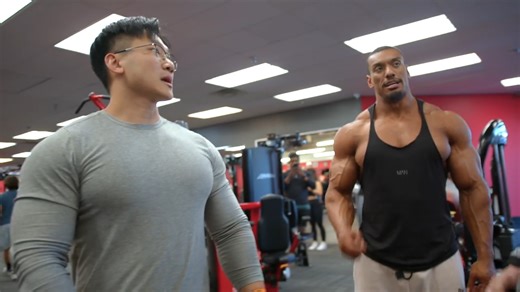 China’s biggest bodybuilder Lu Chen trains one day after Olympia