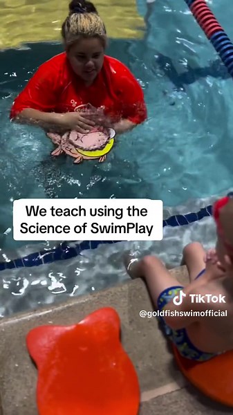 There’s a lot of reasons we love swimming with Goldfish Swim School! Here are a few things we think you should know about GSS before signing up. #goldfishswimschool #swimschool #swimlessonsforkids #learningtoswim #swimming