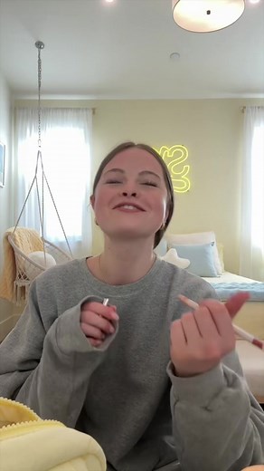 10 Personal Facts While Getting Ready with Makeup