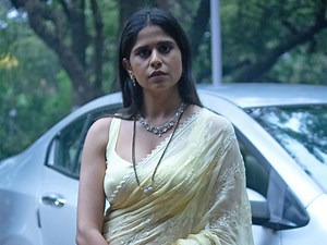 फीचर आर्टिकल:  “समांतर 2” में कुमार महाजन की जिंदगी में एक मिस्ट्री वुमन ने प्रवेश किया। वह कौन है? और यहां किसलिए है?