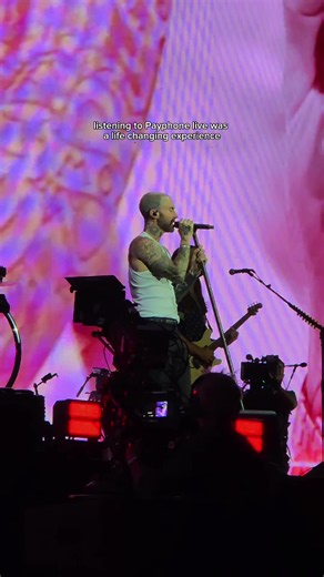 Payphone is my favourite Maroon 5 track and in the past I have compared it to musical therapy. So when i say it was a life changing experience, I am not exaggerating at all. I can listen to Payphone for hours on end. Adam Levine and Maroon 5 were performing at BST Hyde Park in London, with hits such as Sugar, Girls Like That, Payphone, Moves like Jagger etc #maroon5 #maroon5concert #adamlevine #bsthydepark #london