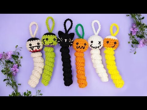Crochet Worry Worm Keychain - Halloween Version (Subtitles)