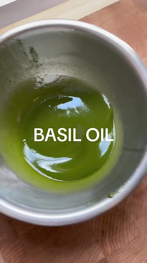 Basil Oil: Easy Recipe from Fresh Garden Basil