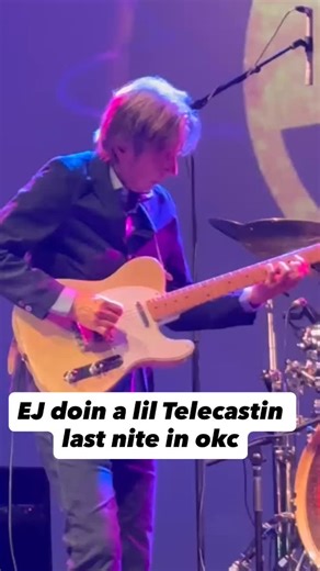 I’d def put @officialericjohnson up there in the “super guitarist” category…not that easy to cop what he does..and he plays a bunch of different styles really well…also he’s got a signature.. when you hear it.. you know it’s him…cool to see him on the Tele! @towertheatreokc #liveconcerts #livemusic #virtuosoguitar | Matt Mason