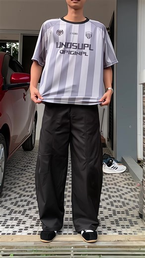 Oversized Football Jersey Shirt #looseshirt #oversizedshirt #jerseyshirt #footballjersey #outfit