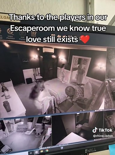 No one can walk out of the escape room with a smile#escaperoom #funny #funnyvideos #scary #ghost