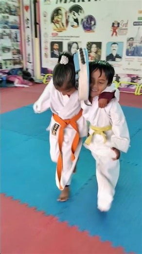 Practice together, Stronger together 💪🏻😉 #youtubeshorts #karate #toddlers #kidfun #funactivities #yt