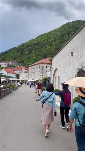 巴尔干之旅Day 11，12: 结束克罗地亚旅程前往黑山共和国（Montenegro）海岸城市科托Kotor，途径临近的派拉斯特Peast，穿越黑山回到波黑入住莫斯塔尔Mostar城市