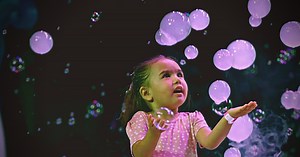 Gazillion Bubbles Show filling GLC Live at 20 Monroe with suds, spectacle for all ages