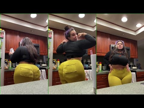 Mythiccal LIVE 😍 Plus size curvy model in the kitchen and talking