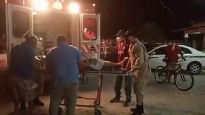 10K views · 83 reactions | #PTVSUCESOS  ULTIMA HORA ATENTAN CONTRA LA VIDA DE IVÁN PÉREZ EMPRESARIO DEL TURISMO EN OMOA CORTES  CORTESÍA Noti Omoa. Hace unos minutos sujetos le infirieron 3 tres impactos de bala a Iván Pérez en diferentes partes de su cuerpo en estos momentos a sido trasladado por la ambulancia del cuerpo de Bomberos de Omoa a un centro asistencial **EN DESARROLLO* | Porvenir TV HN | Facebook