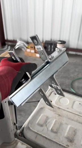 #truckshinanagins #truckshit #electricit #manualwork #workshits