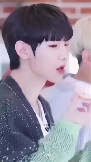 Enjoying ASMR Moments with Yeosang