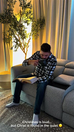 Noise everywhere but then quite finds its place…#christmas