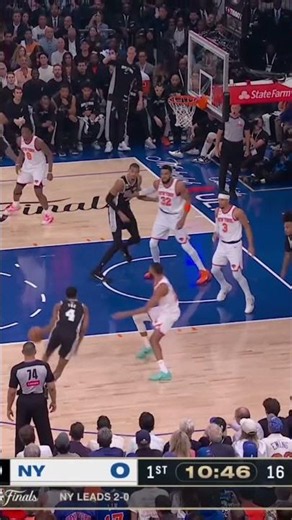SWIPA OOP TO VIC 🦊👽 #spurs #nba #playoffs #nbafinals