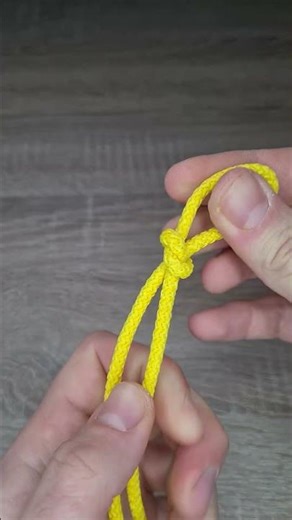 The simplest adjustable knot