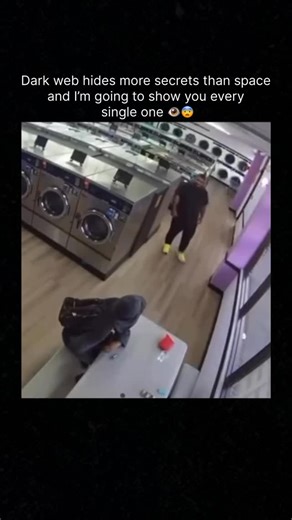 Banned footage only on Instagram: "Just @bannedfootageonly 1997年の映画『タイタニック』 は、ジャックとローズの運命的な恋を通して、悲劇の中で も続く感情の深さを描いた作品だ。派手な演出よりも登場 人物の感情に焦点を当てたジェームズ・キャメロン監督の スタイルは、今振り返っても胸が締め付けられる。沈没 シーンだけでなく、二人が見つめ合った瞬間の方がより記 憶に残る。この感情を完成させるのがセリーヌ・ディオン の『マイ・ハート・ウィル・ゴー・オン」だ。最初は穏や かだが、ある瞬間から自然と涙が込み上げてくる感覚を呼 び起こす。 特に後半の歌声は、トムとローズの最後のシーンに隠れて しまいがちだ。 「このノラが流れるなぜかあのシーンを思い出す」と多く の人が口にするが、映画と音楽が自然に融合した曲なの だ。1998年アカデミー主題歌賞を含む数々の賞を受賞し たのも、単なる人気ゆえではない。聴く者すべてに『時代 の感覚』を宿し、時を経ても色褪せない力強さを感じさせ る。久しぶりに聴くと、静かな夜に一人で映画を観終えた ような気持ち