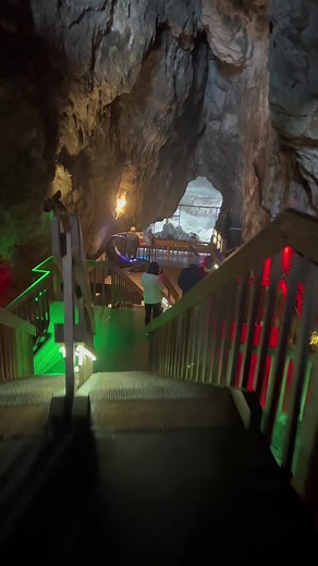 Exploring the Stunning Sea Lion Cave in Florence, Oregon