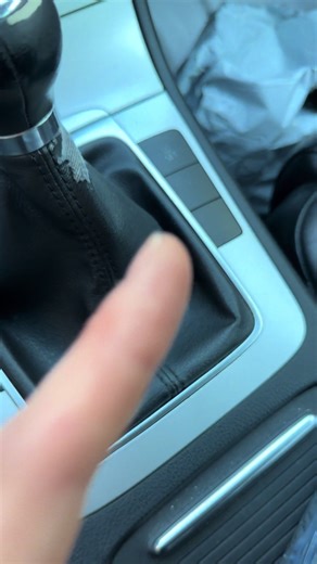 Installing a Quick Charge USB Port in Your Volkswagen Passat B6