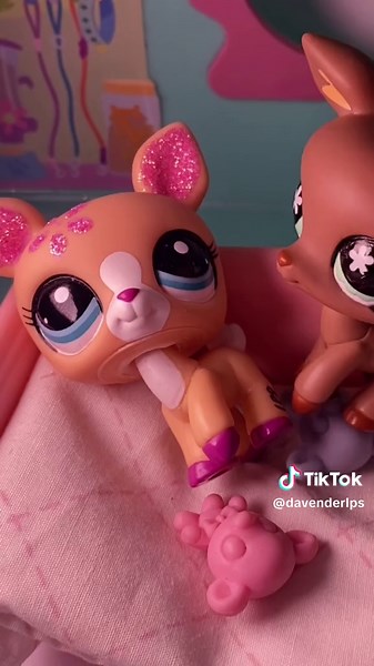 tag your best friend to remind them how much they’re appreciated 💞 #littlestpetshop #lps #lpstiktok #lpscollection #lpscollector #littlestpetshopcollection #toys #nostalgia #lpstube #bff #bestfriend #usinanotheruniverse #theneighbourhood #foryoupage #fyp