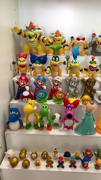 Super Mario Jakks Pacific Toy Collection Showcase