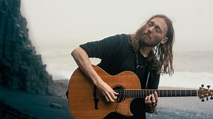 All Along the Watchtower on One Guitar (Official Music Video) August USA headline tour: http://mikedawes.com In homage to the late #michaelhedges, Jimi Hendrix and everyone's favourite Bob. TAB available (volcanic beach not included) From the upcoming album GALACTIC ACID. Video: Natali Osons & Slava Mart Grading: Casper Esmann Additional editing: Mike Dawes Audio: Get Real Audio | Mike Dawes