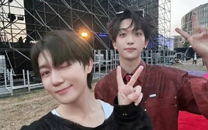 弘明贴贴好甜 cr:X_Catherine_X