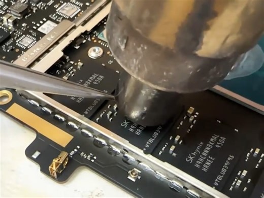 微软电脑新机买来5年膜都没拆封，机主带来surface pro7升级内存和硬盘！