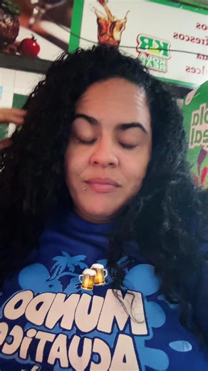 Esmeralda Habla Sobre Alex en Traje de Playa