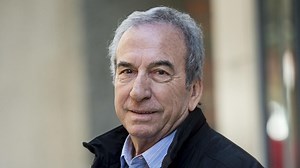 LE LLAMABAN LOCA - José Luis Perales - LETRAS.COM