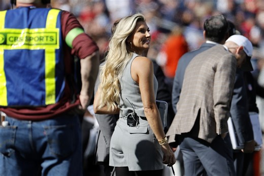 NFL Sideline Reporter Melanie Collins Grabs Attention With Week 4 Outfit