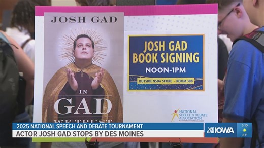 Actor Josh Gad stops by National Speech & Debate Tournament, hosts book signing